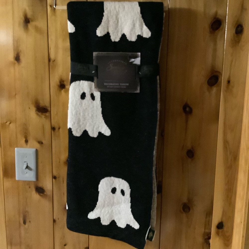 Spooky Night Knit Halloween Ghost Throw